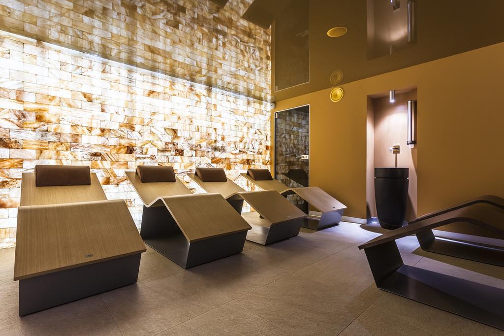Resident Resort Harrachov & Grotta Spa Buitenkant foto