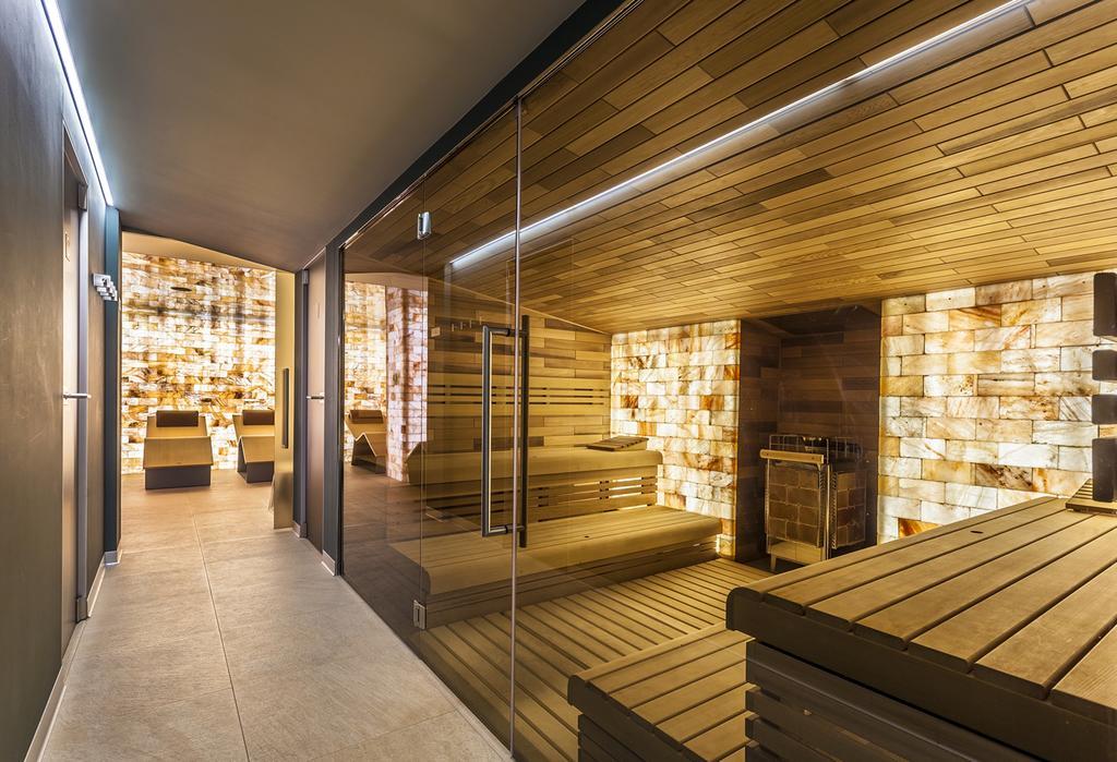 Resident Resort Harrachov & Grotta Spa Buitenkant foto